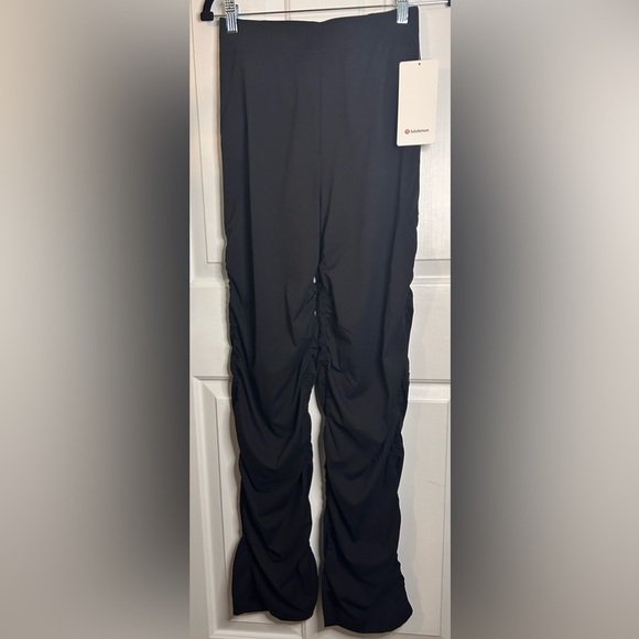 🍋NWT Lululemon Dance Studio Slim-Fit High-Rise Flared Pant- Black/ Size M - Picture 3 of 9